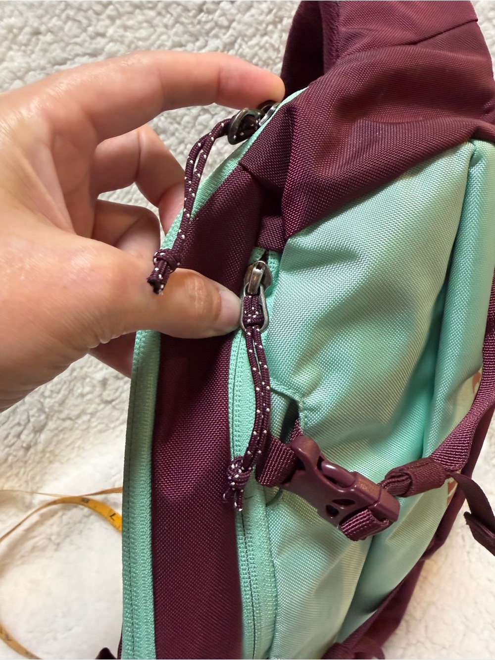 Patagonia Atom 8L Sling Backpack Crossbody Bag Mint Green Burgundy Purple - Picture 7 of 7